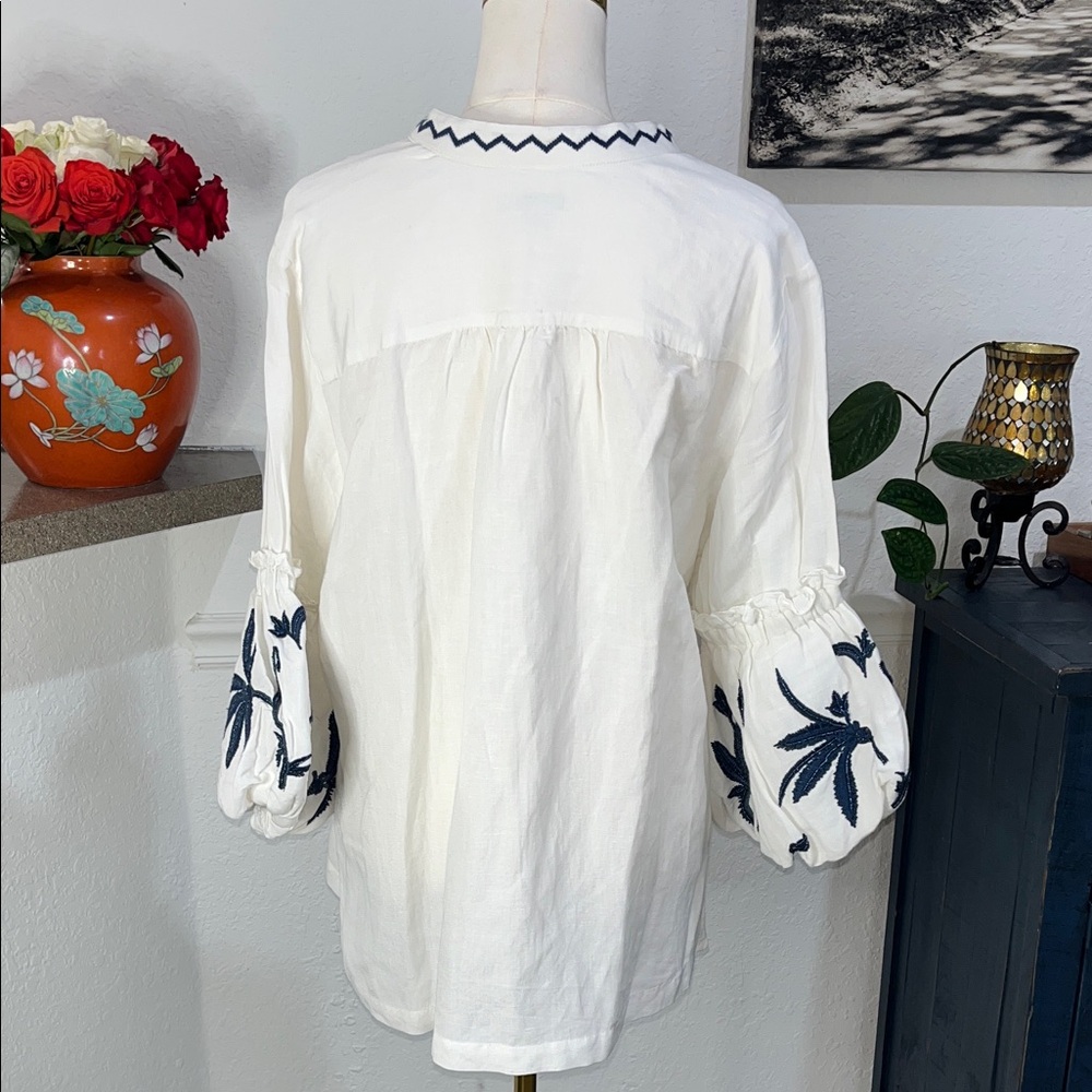 Like New Chicos Blue Embroidered Women's Top size 3 US 16 ballon 3/4 sleeves - Picture 9 of 15